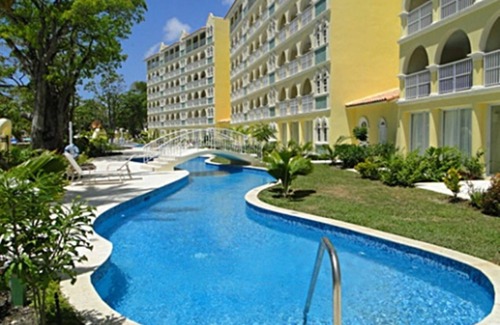 Dover Condo | Family-Friendly Beachfront Retreat in Vibrant St. Lawrence Gap