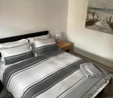 Llanelli Apartment | Beachfront Ground Floor Apartment with Ocean View & Amenities