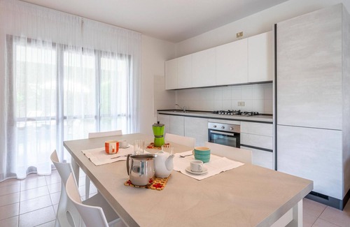 Isola Albarella House | Spacious 3-Bedroom Retreat with Oceanfront Views in Albarella