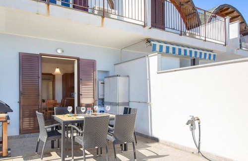 Isca Marina House | Scenic Vacation Apartment on Calabria's East Coast
