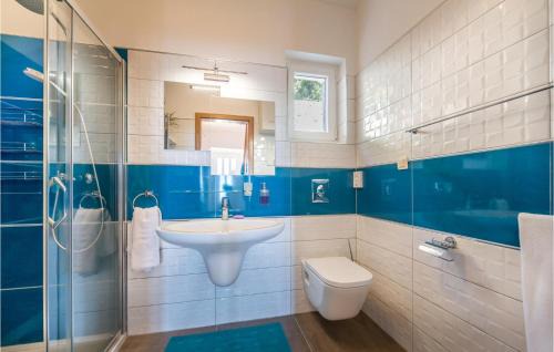 Miholascica House | Relaxing Miholascica Retreat with Pool and Jacuzzi