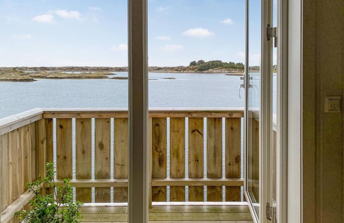 Smøla House | Discover Nature and Fishing Fun on Jøa Island