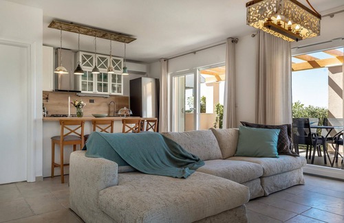 Srima House | Delightful Mediterranean Vacation Home by the Sea in Srima