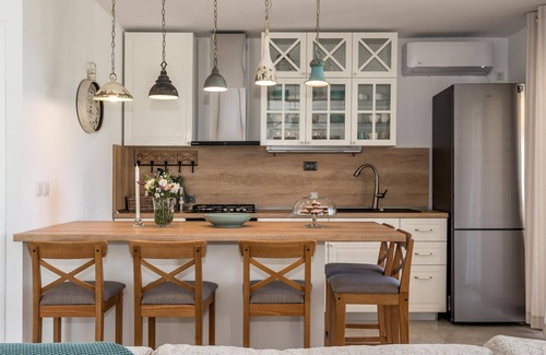 Srima House | Delightful Mediterranean Vacation Home by the Sea in Srima