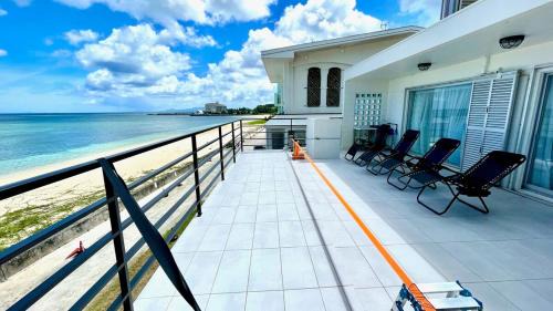 Fuchaku Villa | Beach Front House - Ocean & Sunset View - Piano