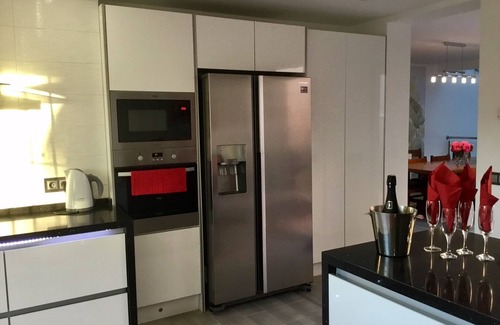 Torrevieja Villa | Beachfront Retreat with Private Pool & Top Guest Rating 10/10
