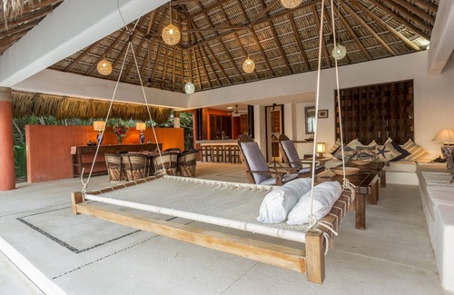 Santa Maria Colotepec Villa | Beach Front, Ocean Front Living, Affordable Price - Family Friendly