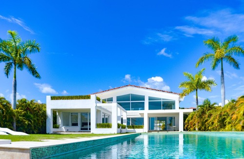 El Palmar House | Oceanfront Retreat: Casa Blanca in San Carlos Awaits You