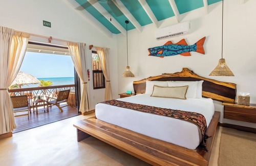Placencia Hotel | Beach Front Suite - Kalimera Beach Hotel