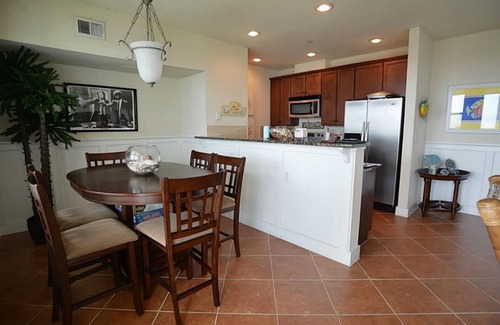 Galveston Condo | Beachfront Top Floor Condo with Gulf Views & Pool Access