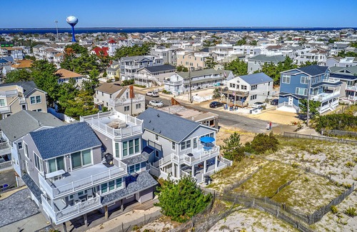 Beach Haven Terrace House | Perfect Beachfront Retreat with Ocean Views & Breakfast