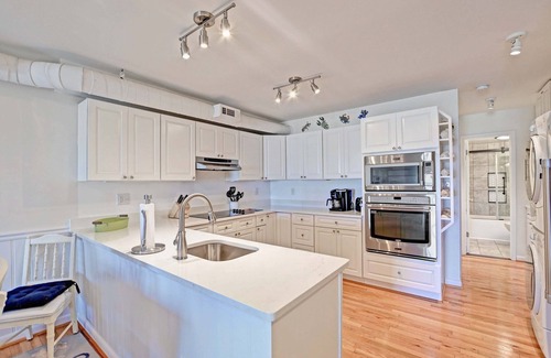 Fenwick Island House | Beach Front Villa: 4 Bedrooms & Ocean View Near Fenwick