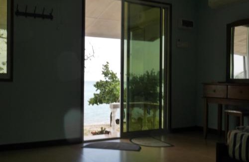 Pulau Tuba Villa | Beach Front Villa 1 Pasir Panjang with Private Beach Access