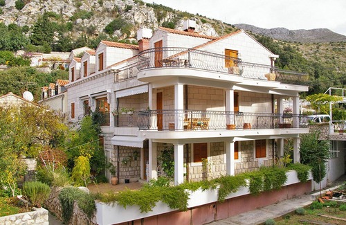 Stikovica Apartment | Oceanfront Villa Apartment in Orange with Spa & Ocean Views