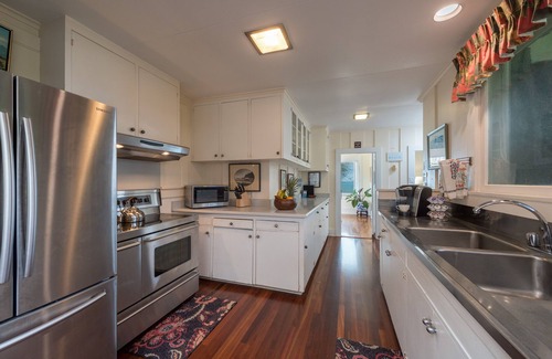 Waimanalo Beach House | Oceanfront Retreat in Waimanalo - Guest Rated 10/10!
