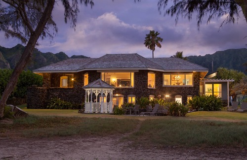 Waimanalo Beach House | Oceanfront Retreat in Waimanalo - Guest Rated 10/10!