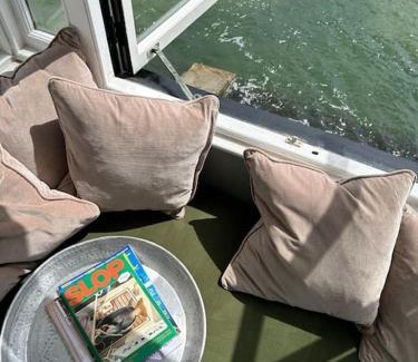 Netley House | Beach Front Watch House in Lepe: Pet & Child Friendly Stay