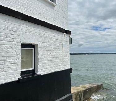 Netley House | Beach Front Watch House in Lepe: Pet & Child Friendly Stay