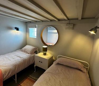 Netley House | Beach Front Watch House in Lepe: Pet & Child Friendly Stay