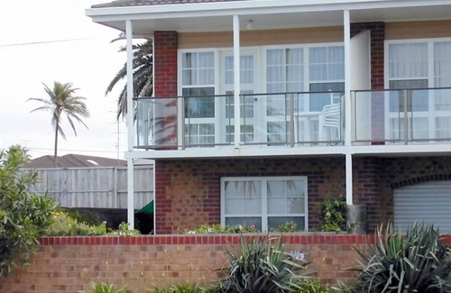Victor Harbor House | Oceanfront Retreat with Breathtaking Views for Families