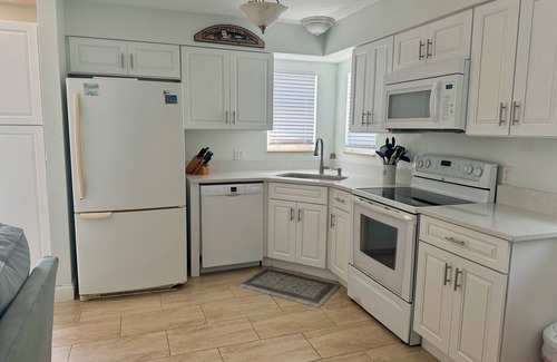 Floridana Beach Apartment | Seaside Retreat: Private Pool, Pet-Friendly & Top Reviews