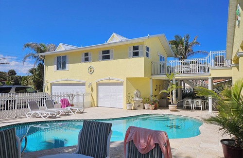 Floridana Beach Apartment | Seaside Retreat: Private Pool, Pet-Friendly & Top Reviews