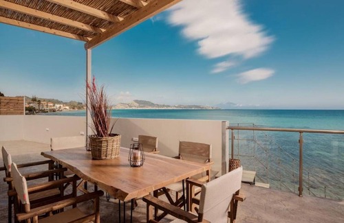 Argassi Villa | Beachfront Bleu Beach Villa with Panoramic Ocean Views