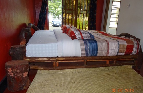 Gisenyi Bed & Breakfast | Relax at Beach Garden BnB with Ocean View Dining