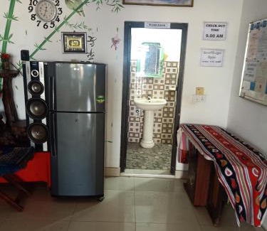 Addalachchenai House | Cozy Beach Guest House Addalaichenai with Ocean View Amenities