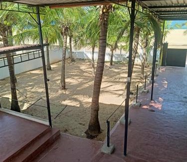 Addalachchenai House | Cozy Beach Guest House Addalaichenai with Ocean View Amenities