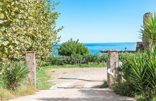 Theoule-sur-Mer House | Top-Rated Beach Guesthouse with Delicious Breakfast Options