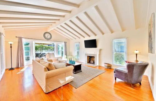 Beach Barber Tract House | Beach Happy