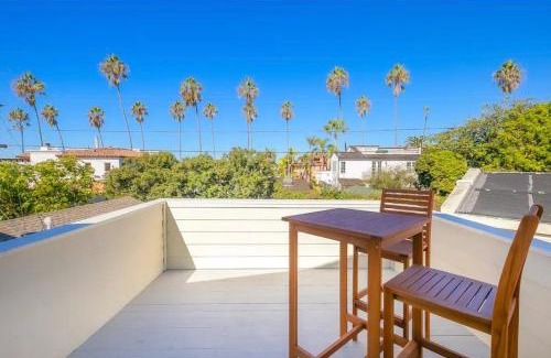 Beach Barber Tract House | Beach Happy
