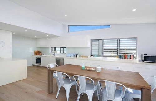 Terrigal Apartment | BEACH HAVEN | Exceptional Oceanfront Retreat with WIFI