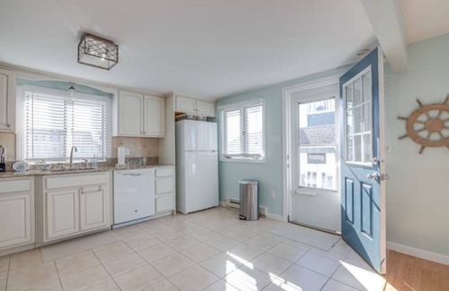 Beach Haven West House | Beach Haven West Getaway. Five Minutes to LBI!