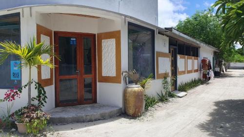 Huraa House | Beach Heaven Maldives - Oceanfront Guesthouse with Breakfast