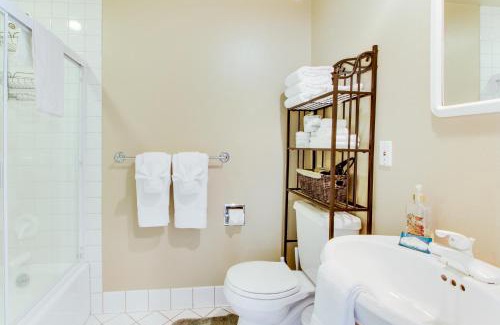 Bandon House | Serene Beach Hideaway with Family-Friendly Amenities