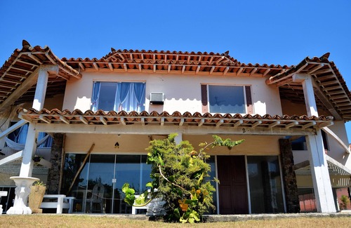 Praia Rasa House | Beach House Retreat with Breathtaking Sea Views & Pool