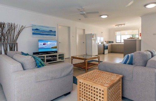 Fingal Bay House | Relaxing Beach House at Fingal Bay with Oceanfront Views