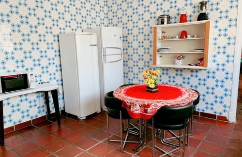 Jardim Centenario House | Beach House 1: Relaxing Stay Steps from Guarujá’s Shore