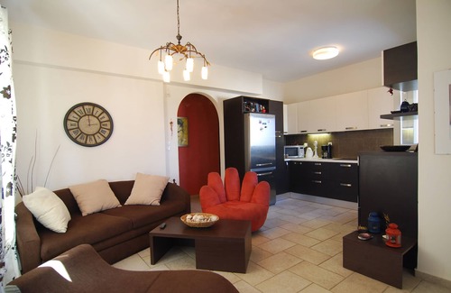 Vari Apartment | Beach House Steps from the Shore with Ocean View Awaits