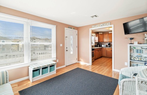 Seaside Heights House | Beach house 2 blocks from the beach, beach badges, towels, chairs, and parking