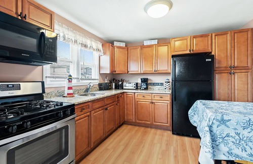 Seaside Heights House | Beach house 2 blocks from the beach, beach badges, towels, chairs, and parking