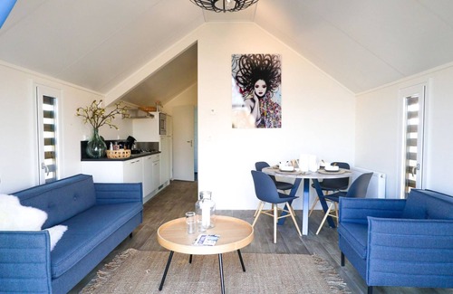 Nijkerk House | Inviting Beach House 4 with Spa & Lake View Amenities