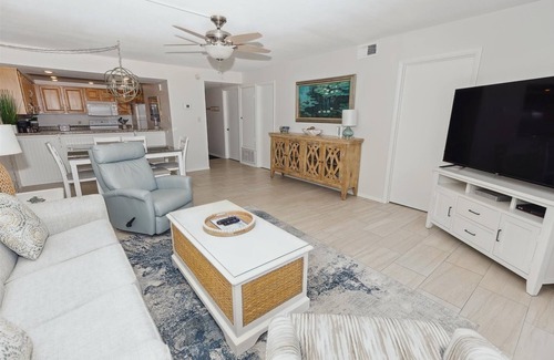 Walton County Condo | Beach House 402d: Oceanfront Condo with Pool & Family Amenities