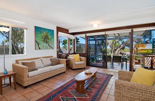 Lennox Head House | Oceanfront Beach House with Pet-Friendly Amenities