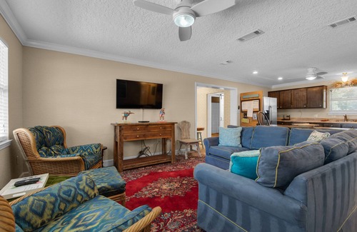 Laurel Hill House | Budget-Friendly Beach House Blue: Pet Friendly & Pool Access