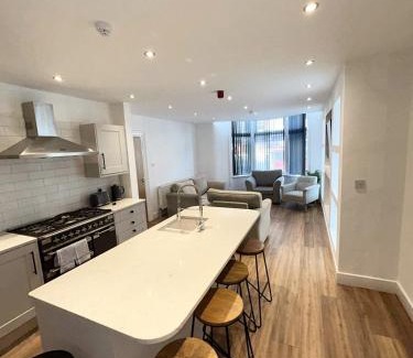 Blackpool Town Center House | Beach House By Sasco: Guest Rated 9.5, Pet Friendly Stay