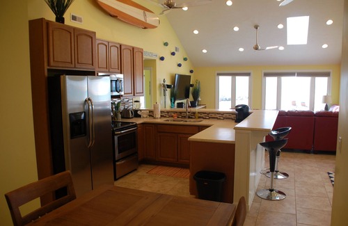 Vermilion Cottage | Exclusive BEACH House: Private Retreat with Ocean View