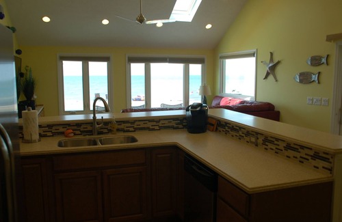 Vermilion Cottage | Exclusive BEACH House: Private Retreat with Ocean View